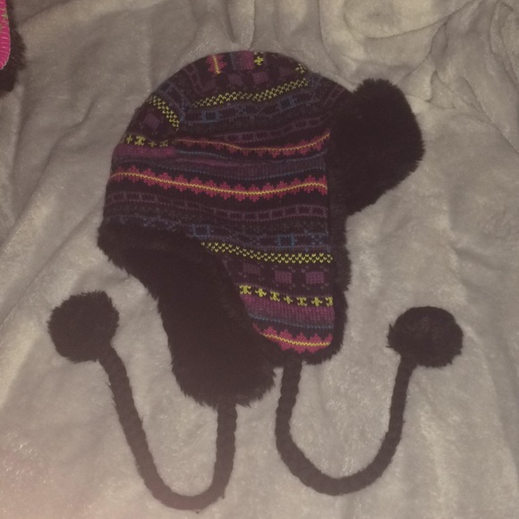 Winter hats - Picture 4 of 4